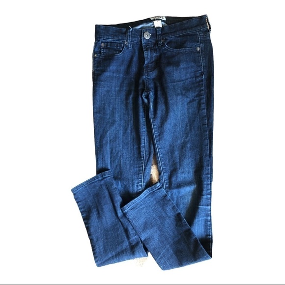 - Beautiful Women’s /junior Jamie’s Jeans Size 3 - Picture 2 of 4